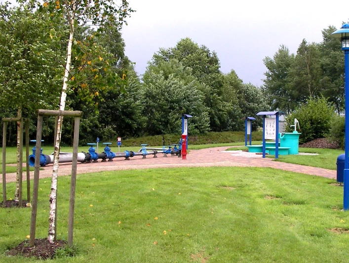 Stationen des Trinkwasserlehrpfades Minstedt Stationen des Trinkwasserlehrpfades MinstedtStations of the Minstedt drinking water nature trailStationer på Minstedt drikkevands naturstiStations van het Minstedt drinkwaternatuurpad