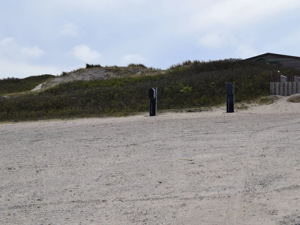 E-Autos Ladestationen auf dem Parkplatz