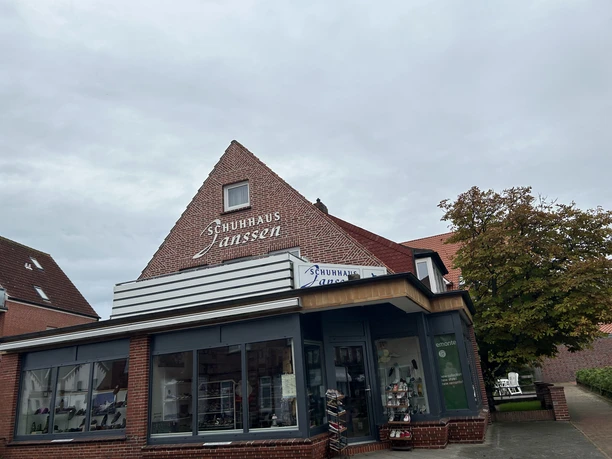 Schuhhaus Janssen auf Juist.jpeg Schuhhaus Janssen auf Juist