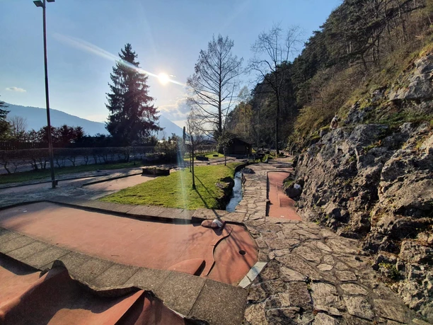 minigolf-manorfarm-neuhaus-niesen