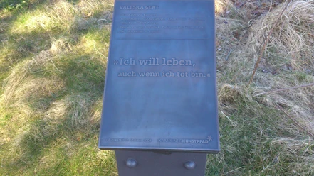 Kunststele Valeska Gert
