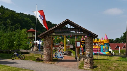 mackenrode_eingang_zum_maerchenpark