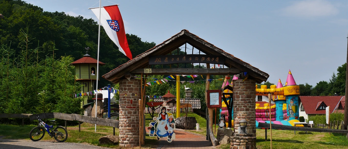 mackenrode_eingang_zum_maerchenpark