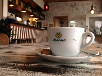 cafe-bar-strandraeuber-gastraum.jpg