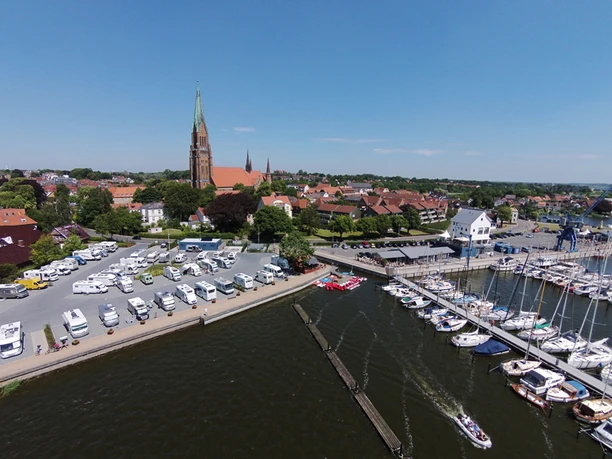 stadthafen-schleswig-wohnmobilstellplatz-anleger.jpg