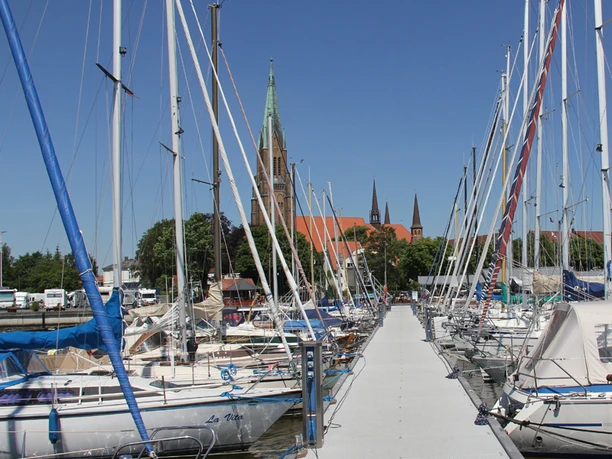 stadthafen-schleswig-bootsanleger.jpg