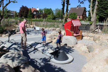 minigolf-am-barfusspark-schwackendorf-rampe.JPG