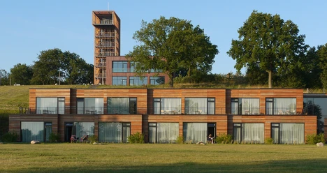 globetrotter-akademie-und-lodge-frontansicht.jpg