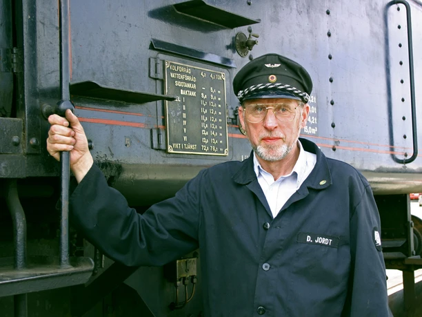 angelner-dampfeisenbahn-lokfuehrer.jpg