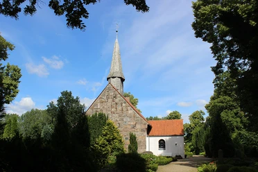 kirche-uelsby.jpg