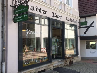 Das Bild zeigt den Eingangsbereich der Kräuterhexe