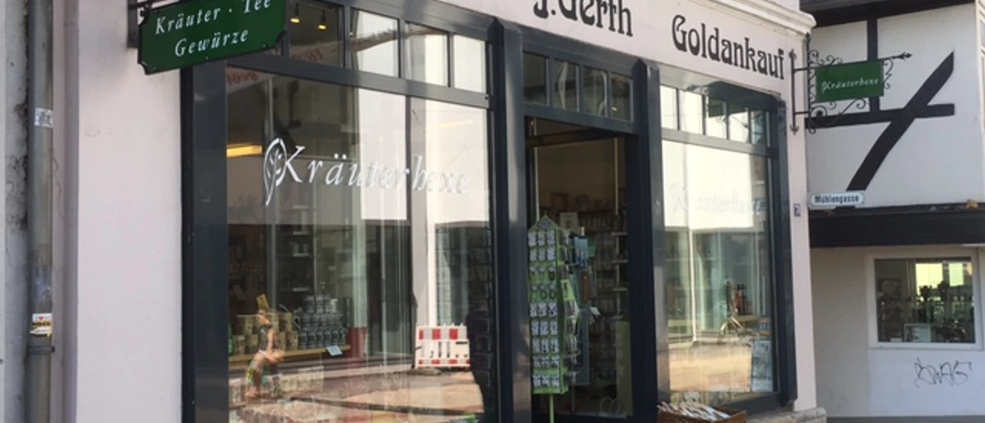 Das Bild zeigt den Eingangsbereich der Kräuterhexe