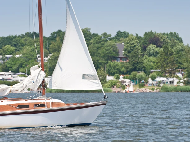 campingplatz-lindaunis-segelboot.jpg