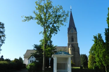 kirche-in-suederbrarup.jpg