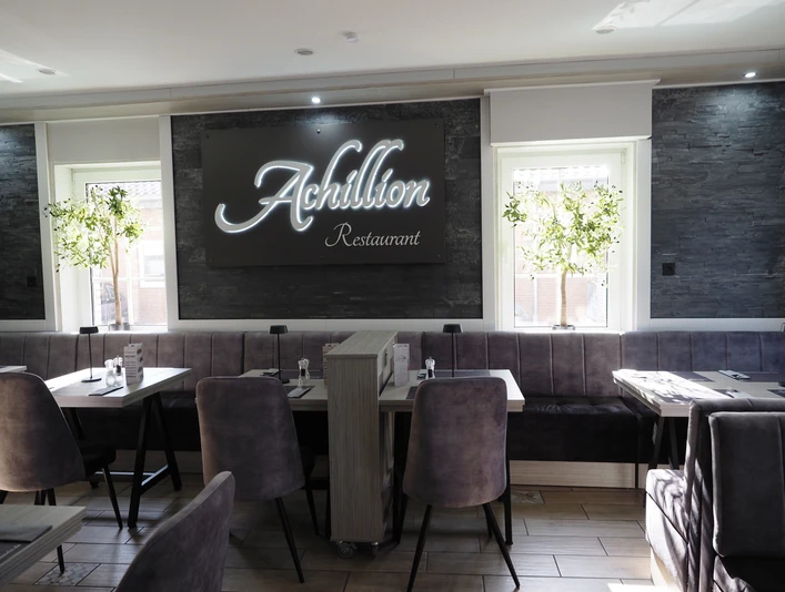 Restaurant Achillion Innenraum.JPG