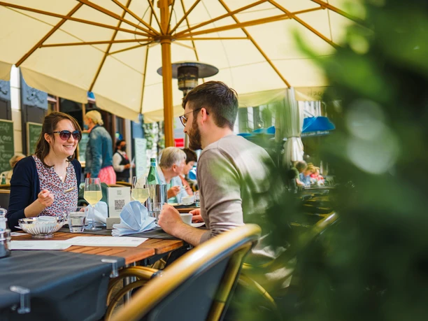 Supporting programme visiting a restaurant | Leipzig Convention Bureau Supporting programme visiting a restaurant - presented by Leipzig Convention