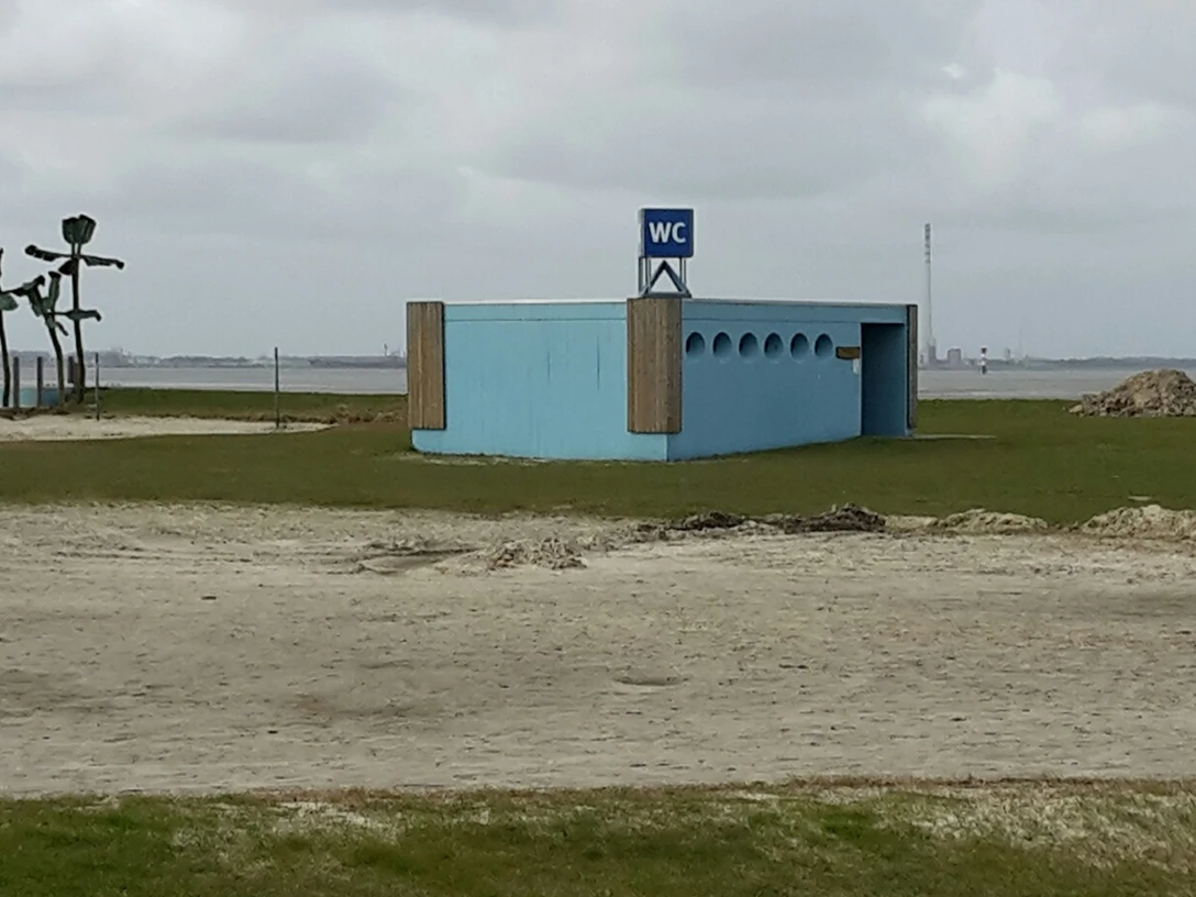 OEffentliche_Toilette_Nordsee_Butjadingen_Friesenstarnd_Tossens.jpg