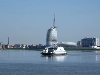 Bremerhavenskyline_Wesefaehre_Nordsee_Butjadingen_Faehre.jpg