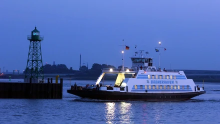 Bremerhaven_Nacht_Weserfaehre_Nordsee_Butjadingen_Faehre.jpg