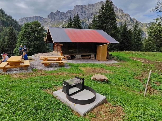 Emplacement de barbecue «GrimmiJutz-Stübli»