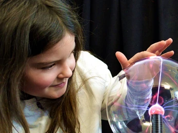 Experimentieren im Kindermuseum Experimentieren im KindermuseumExperimenting in the children's museumEksperimenter på børnemuseetExperimenteren in het kindermuseum