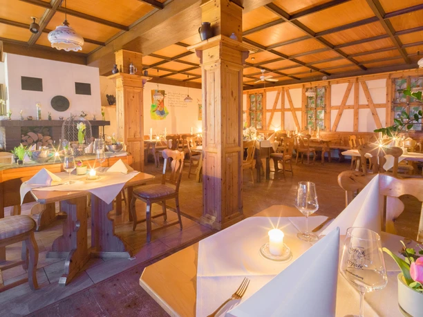 parkhotel-emstaler-hoehe-genuessrestaurant-habichtswald-maerchenstube1