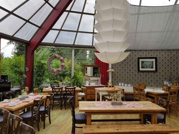 Café im Blütengenuss