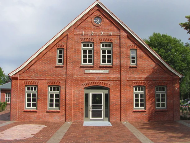 DRK Mehrgenerationenhaus und Familienzentrum im Koopmannhof Oerel DRK Mehrgenerationenhaus und Familienzentrum im Koopmannhof Oerel