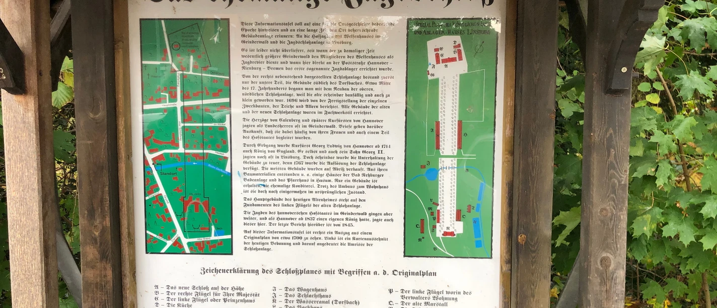 Informationstafel des ehemaligen Jagdschlosses Linsburg mit Lageplan und geschichtlichem Überblick.