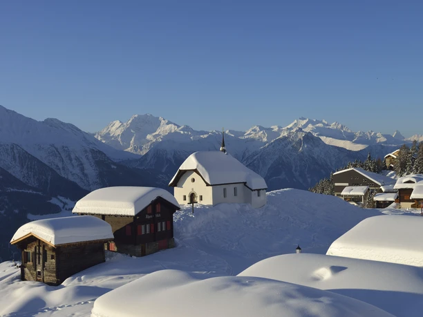 Bettmeralp-Kapelle-AletschArena-Perret-Christian -