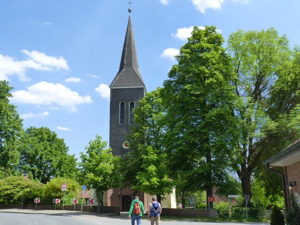 Ein schöner Anblick, die St. Lambertus Kirche in Kirchtimke Ein schöner Anblick, die St. Lambertus Kirche in Kirchtimke