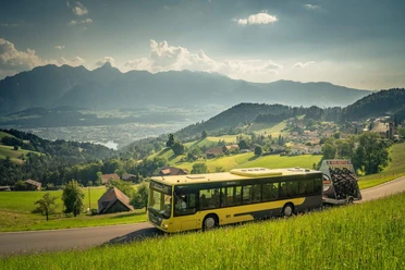 goldiwil-thun-bike-shuttle-landschaft-sti-sommer