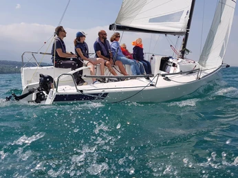 hilterfingen-segelschule-thunersee-family