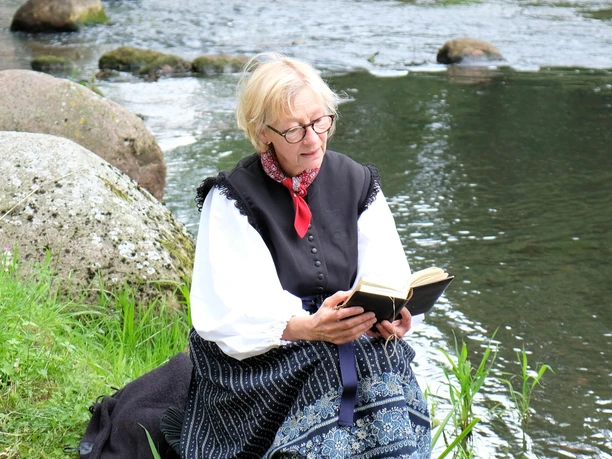 Kleine Lesung mit Susi Münch an der Oste Kleine Lesung mit Susi Münch an der Oste