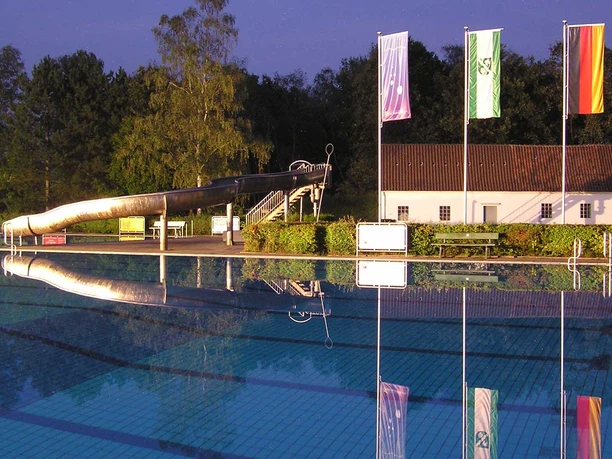 Evening atmosphere at the Westercelle Open Air Pool Evening atmosphere at the Westercelle Open Air Pool