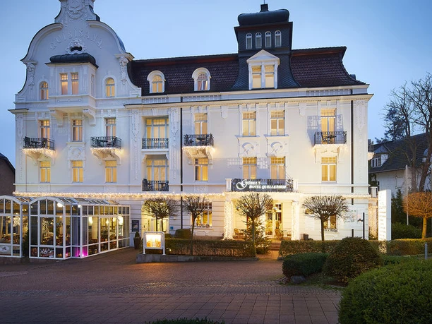 csm_quellenhof_aussenaufnahme_01__2_daemmerung_98d44e80a5