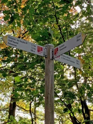 Wandern-Ahlhorner-Fischteiche-Beschilderung.jpg