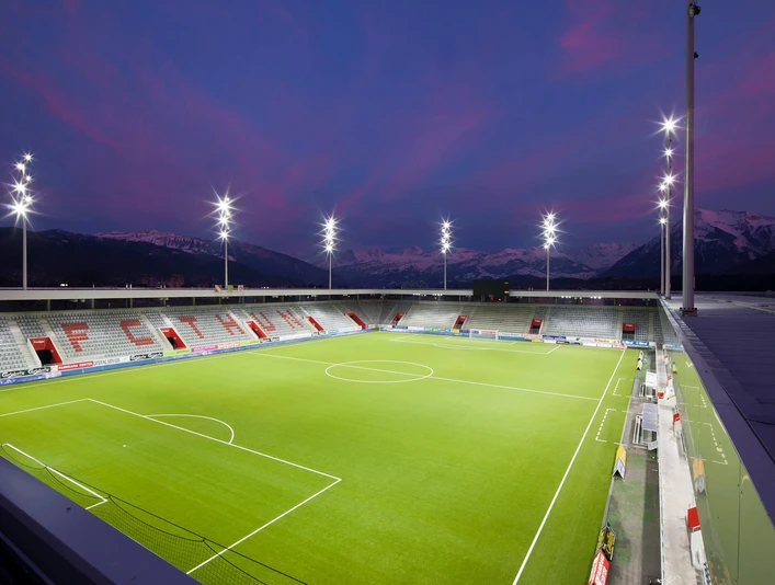 thun-stockhorn-arena-abendstimmung