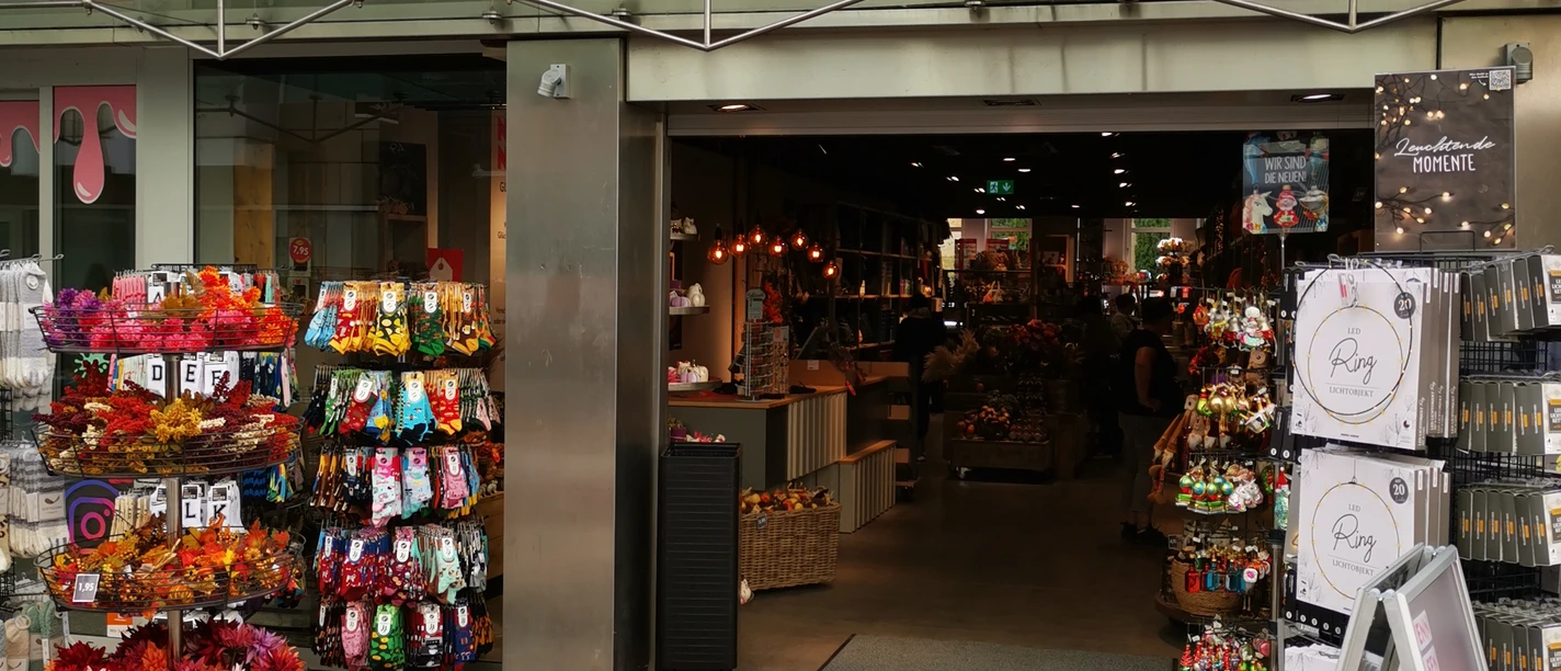 Das Bild zeigt den Eingangsbereich des Geschäfts Nanu Nana