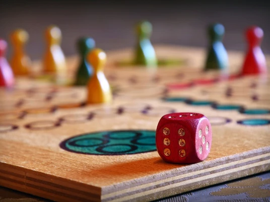 Brettspiel_Pixabay_Peggychoucair.jpg