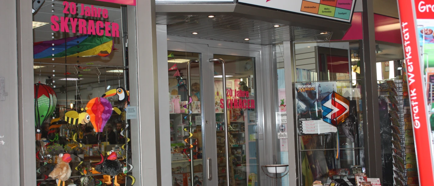 Das Bild zeigt den Eingangsbereich des Geschäftes.