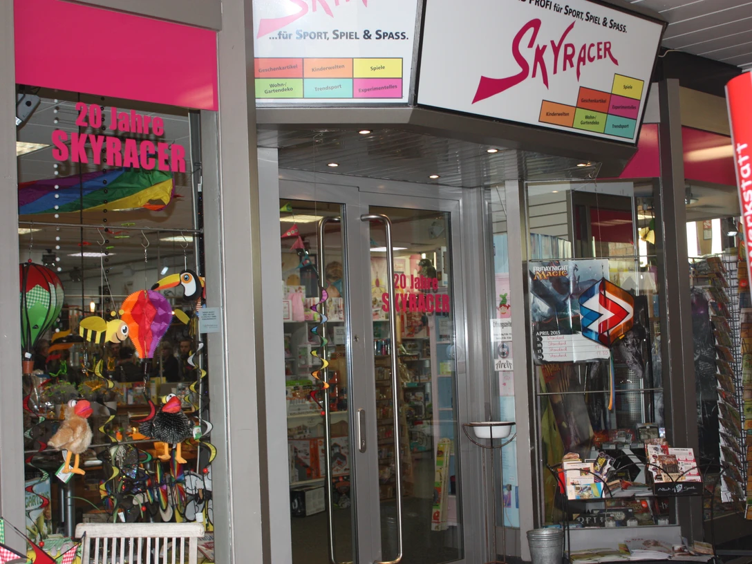 Minden - Skyracer.JPG Das Bild zeigt den Eingangsbereich des Geschäftes.