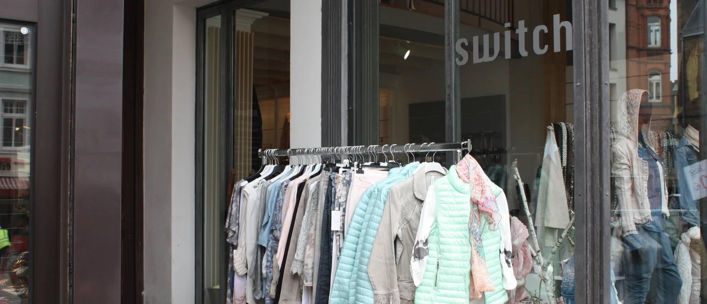 Minden - Switch.JPG Das Bild zeigt den Eingangsbereich des Geschäftes.