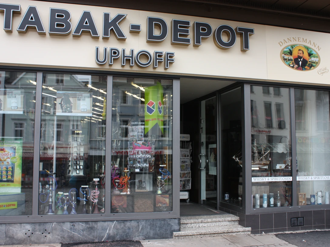 Minden - Tabak Uphoff.JPG Das Bild zeigt den Eingangsbereich des Geschäftes.