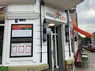 Syrian bistro Maza Pita on the corner of Könneritz and Industriestrasse