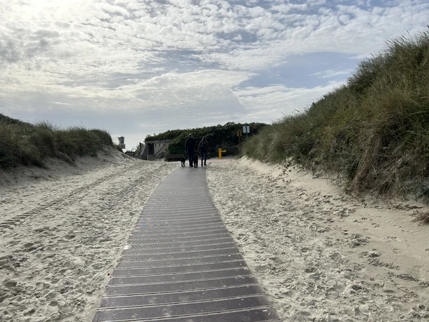 Strandabgang auf Juist - Karl-Wagner-Straße Hundestrand Ost.jpeg Strandabgang auf Juist - Karl-Wagner-Straße Hundestrand Ost