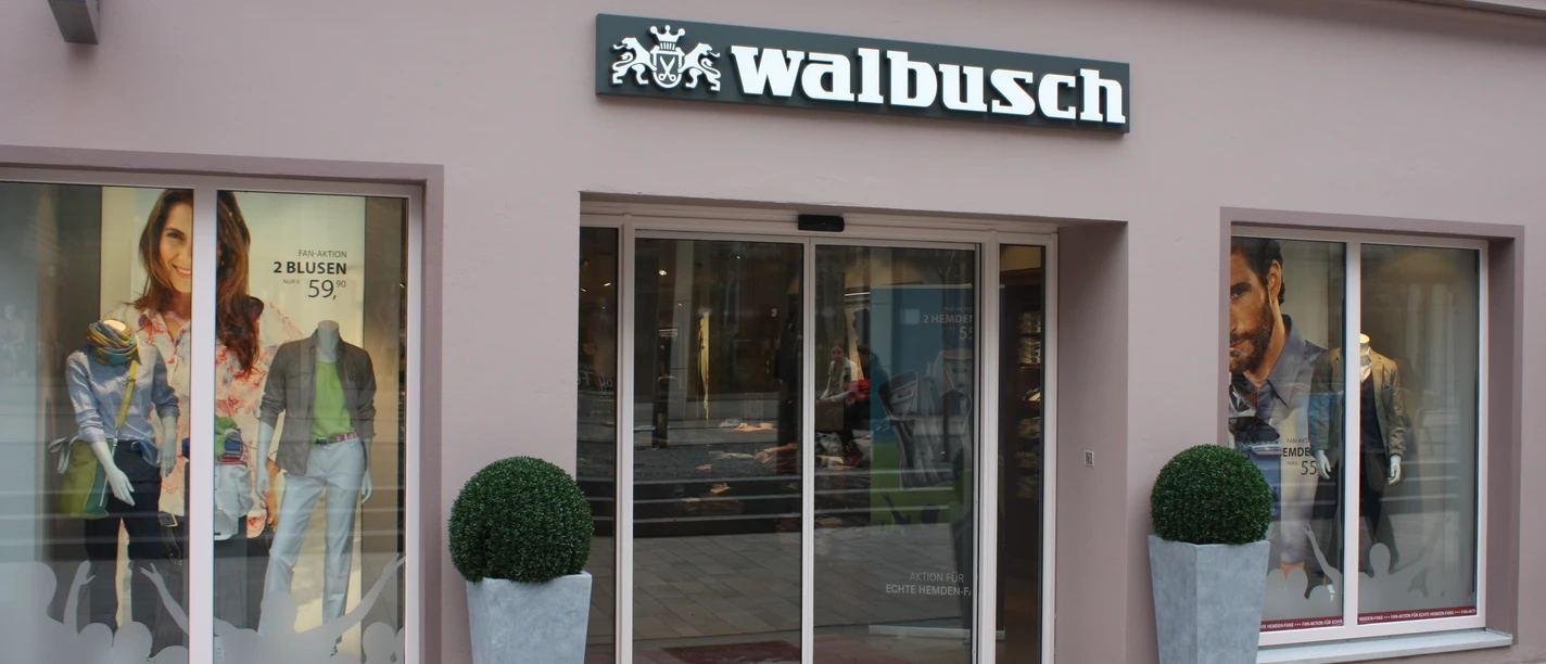 Das Bild zeigt den Eingangsbereich des Geschäftes.