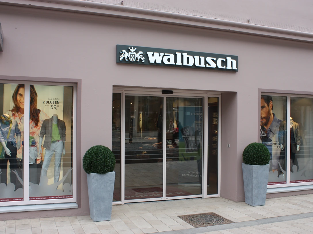 Minden - Walbusch.JPG Das Bild zeigt den Eingangsbereich des Geschäftes.