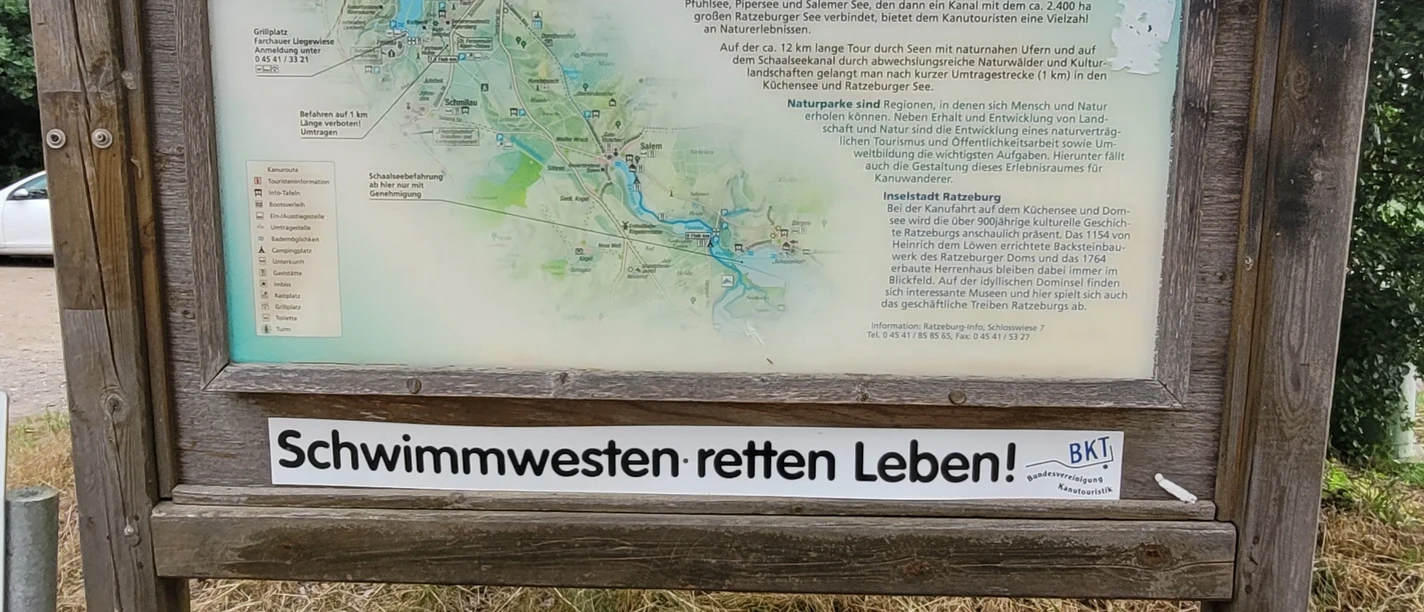 Parkplatz am Schaalsee-Kanal_Silvana Dust_20230704 (2).jpg