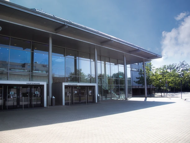 Außenansicht Haupteingang